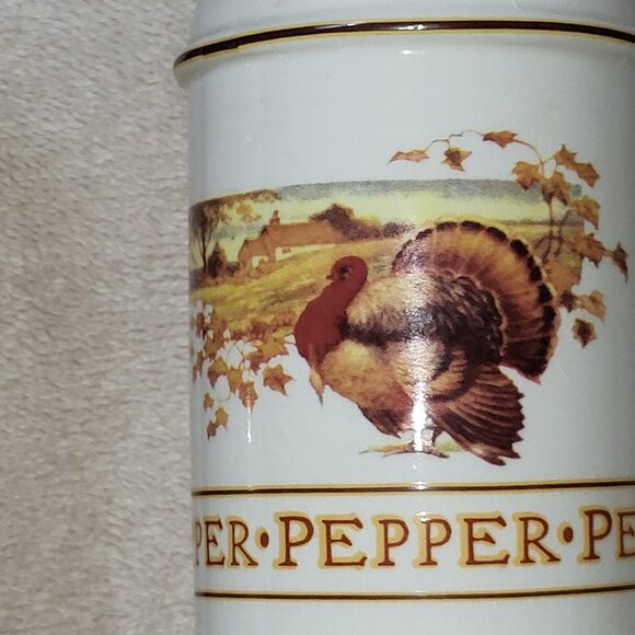 Hallmark Turkey Autumn 4" Tall Salt & Pepper Shakers guc - Picture 4 of 7